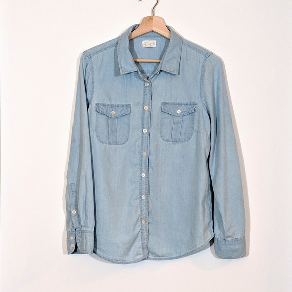 Lucy & Laurel Tops - ANTHROPOLOGIE LUCY & LAUREL Chambray Button Down